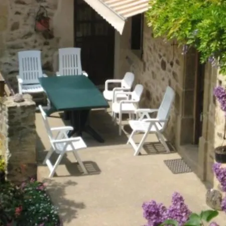 Maison Confortable A Cheminee Et Jardin Holiday home *