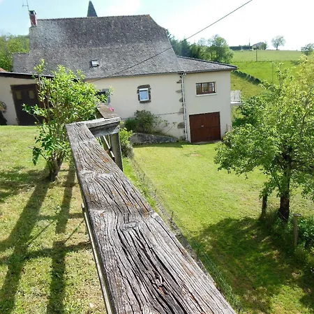Holiday home Maison Confortable A Cheminee Et Jardin *