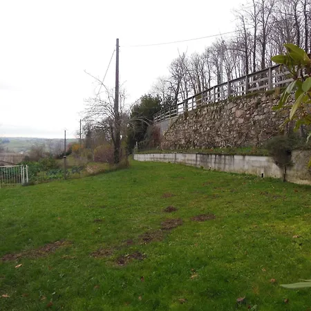 Holiday home Maison Confortable A Cheminee Et Jardin Compolibat